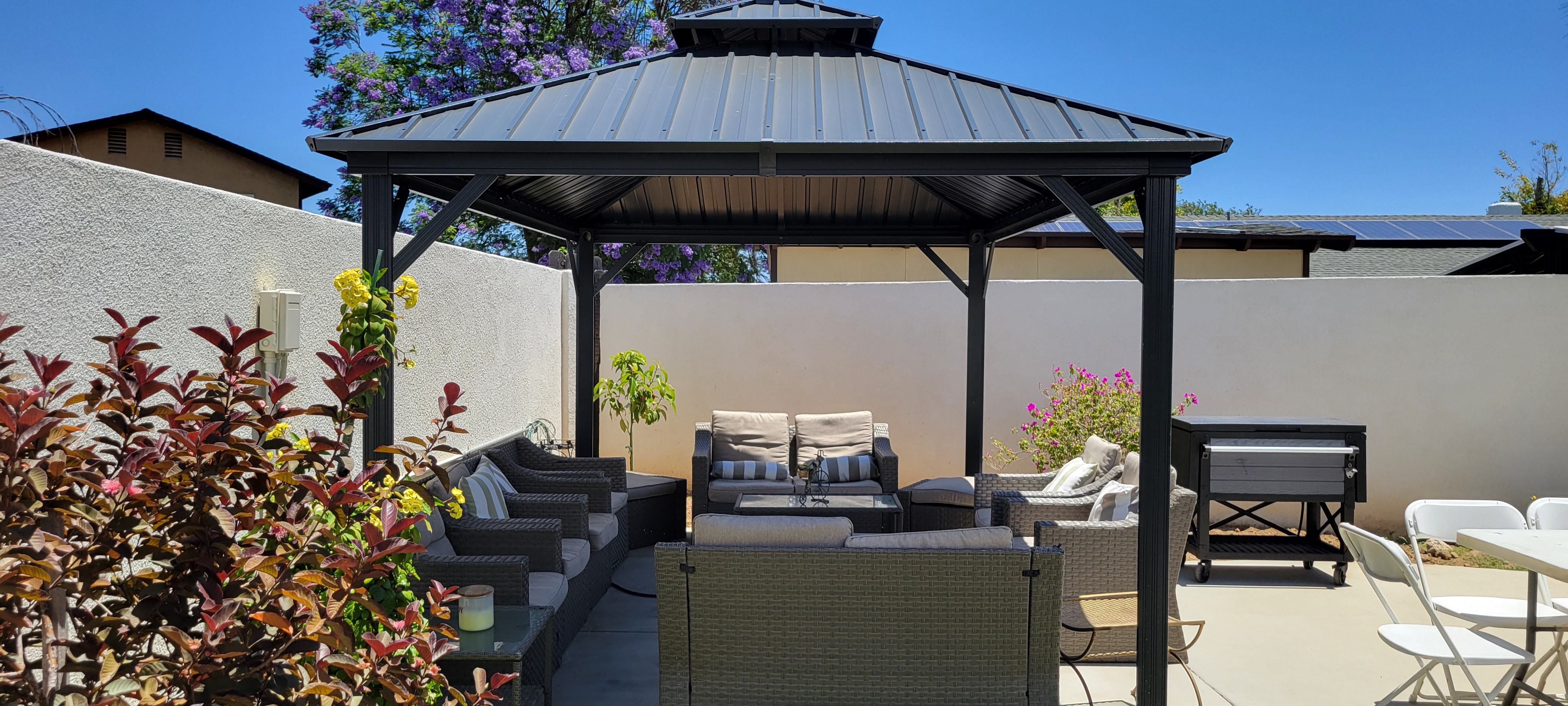 Gazebo lounge