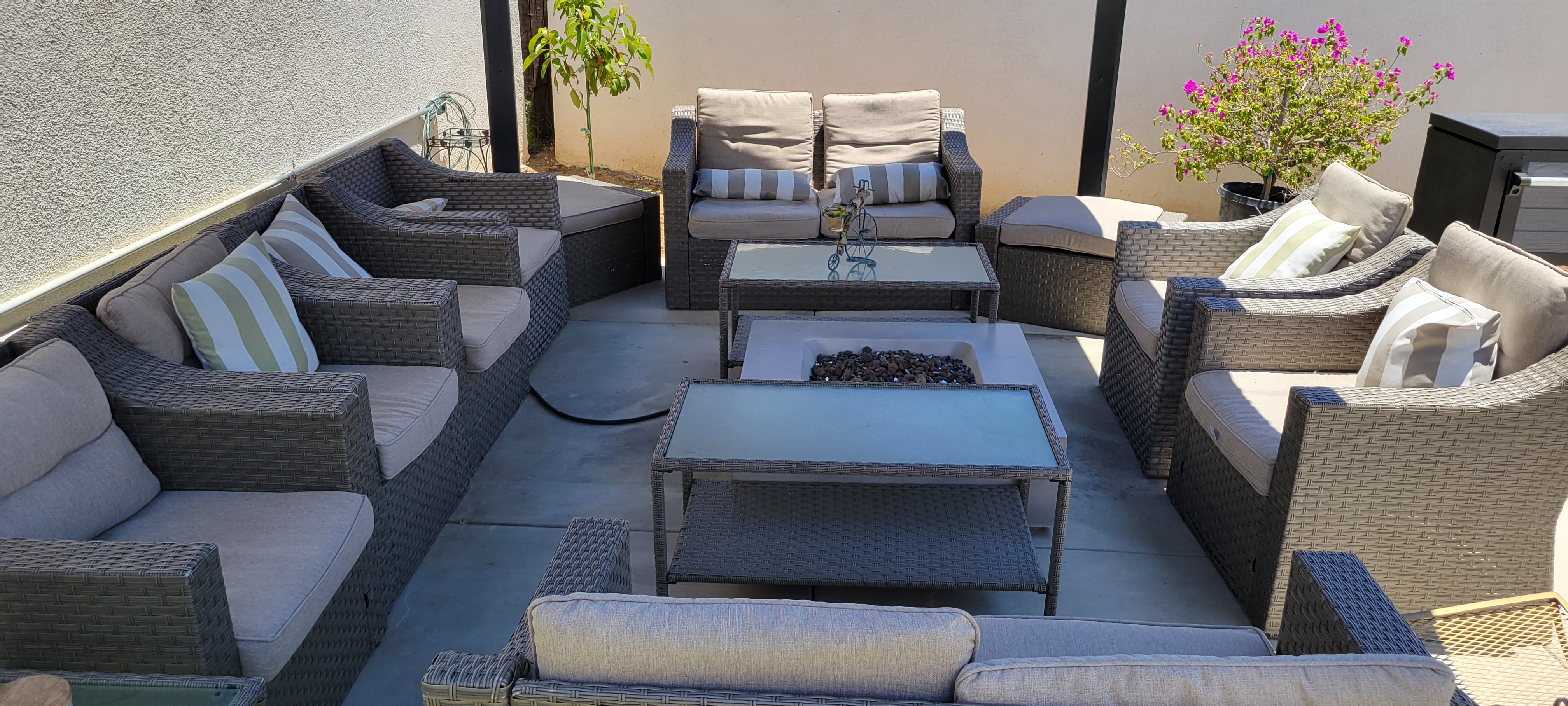 Outdoor lounge seating