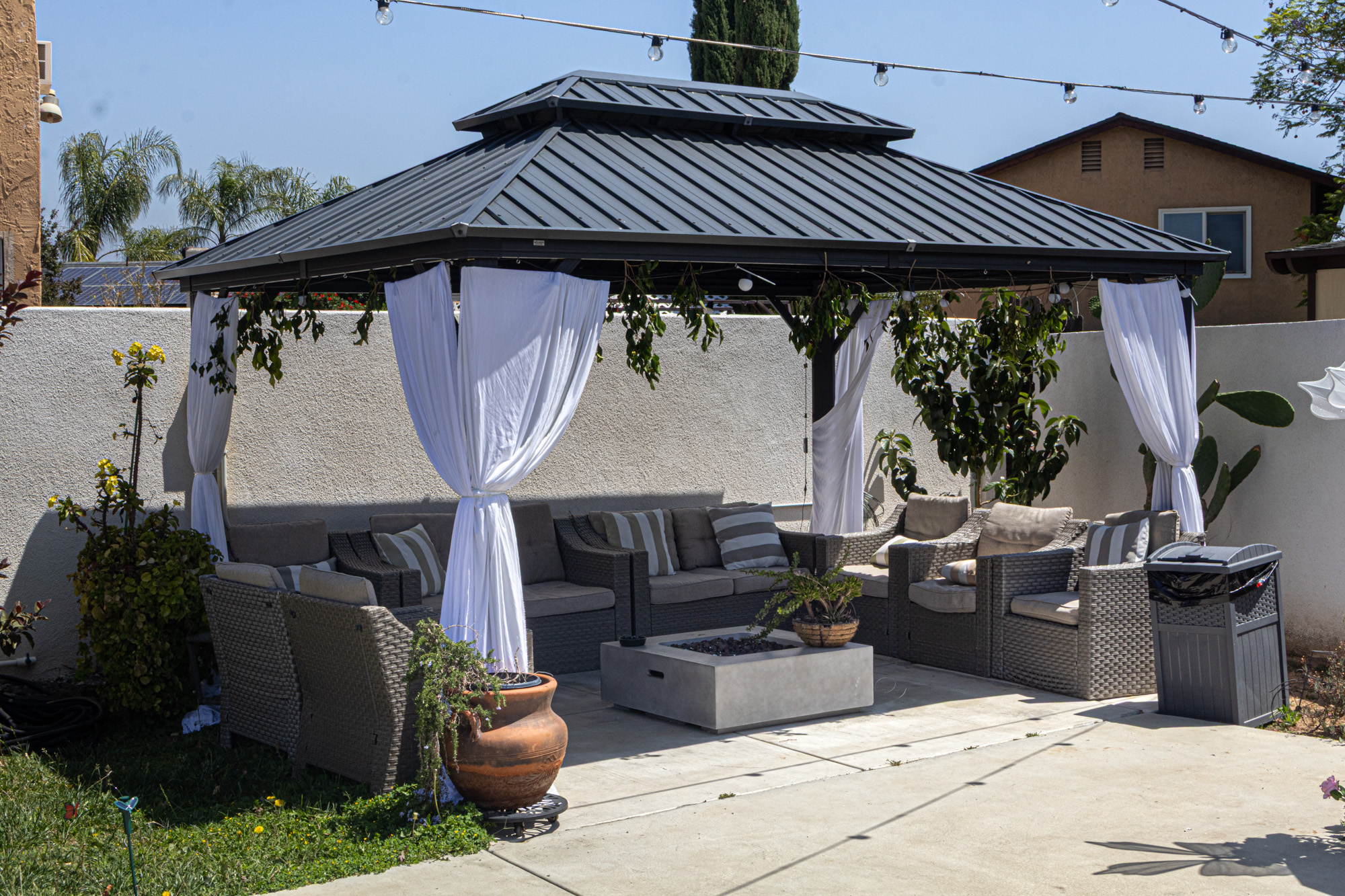 I.E Outdoor Events luxury pergola lounge