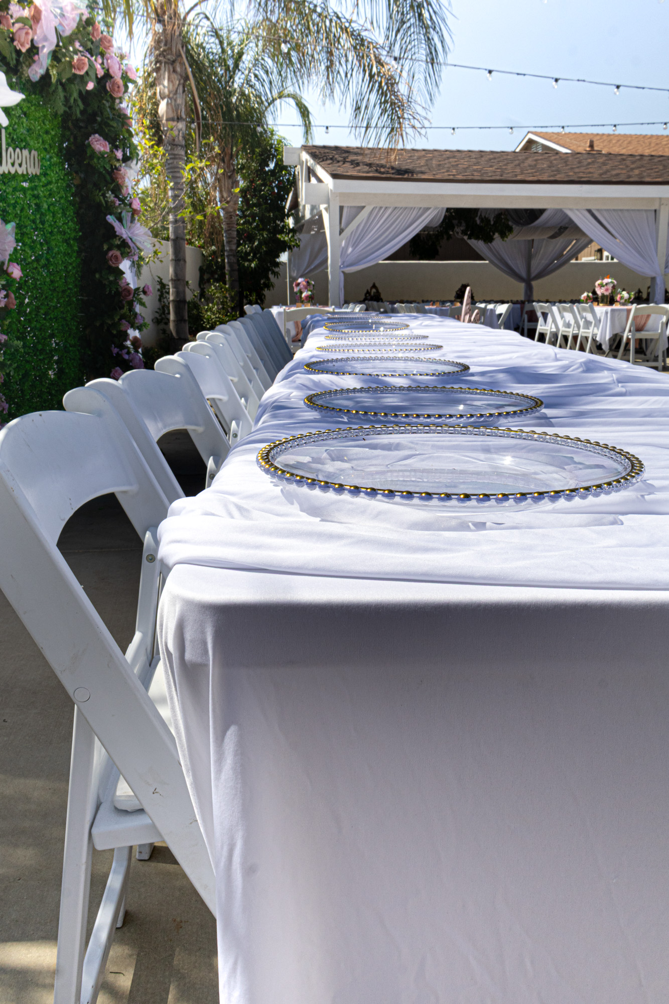 Long table gold charger closeup