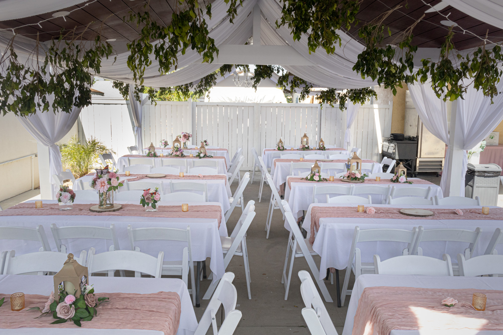 Formal dining under elegant tent
